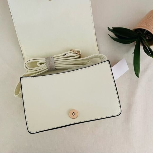 Muse Royale Small Faux Leather Satchel Bag in Ivory White with Crossbody Strap - Picture 3 of 9